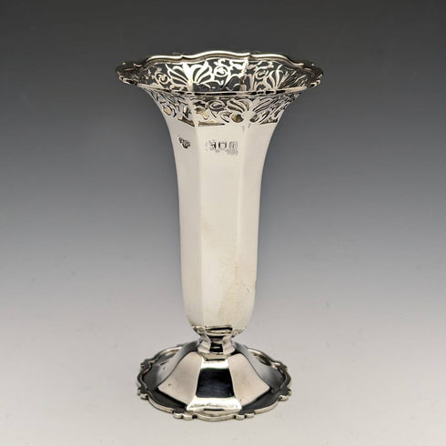 1903 British Antique Sterling Silver Vase 81g Goldsmiths & Silversmiths